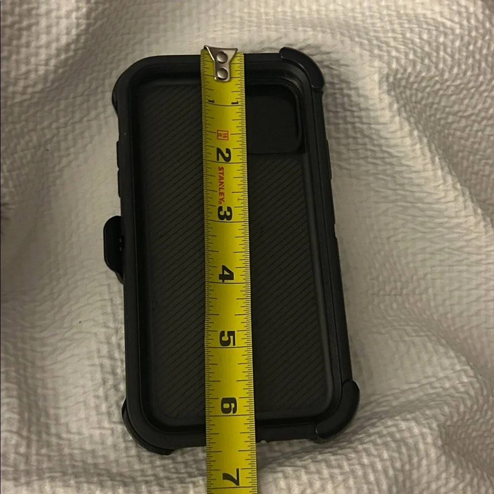 OtterBox Black Commuter Defender Series Case for iPhone 11 + Holster Pixel 4